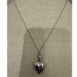 925 Sterling Silver Heart  Locket Pendant Necklace -Locket won’t close